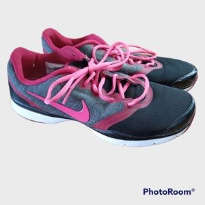 Nike Training Womens Size 9 Pink/Black/Grey Athletic Shoes 653543-002